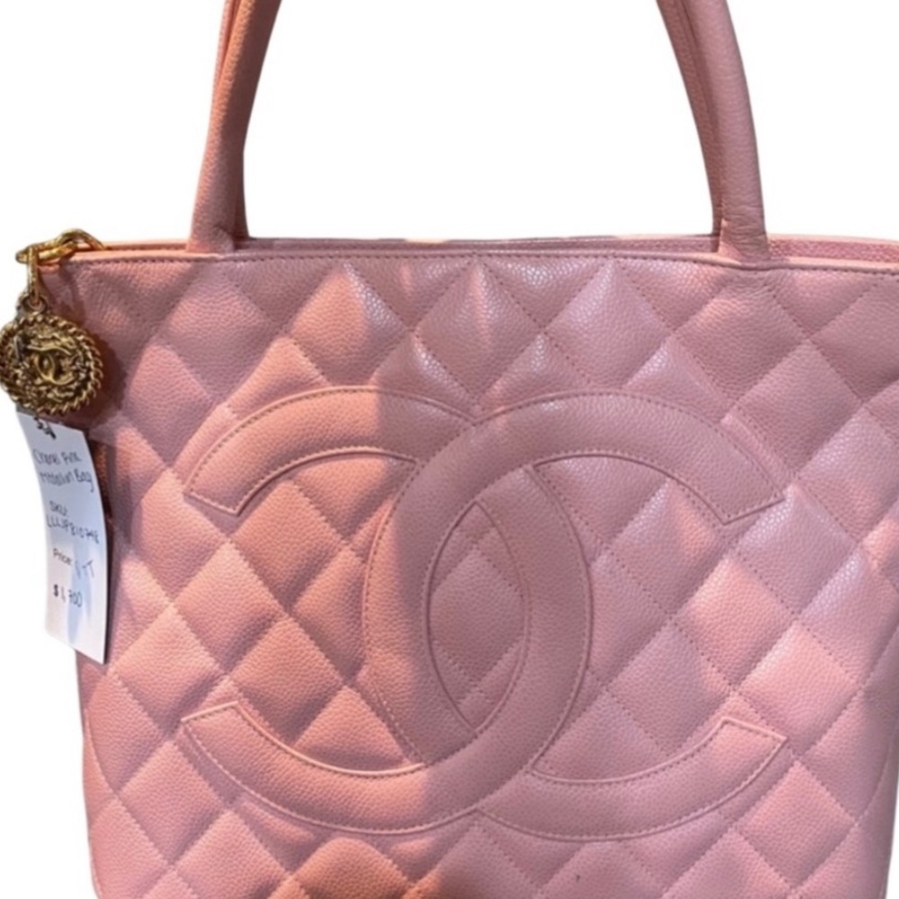 COPY - Stunning Chanel Caviar Medallion tote